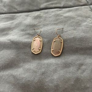Kendra Scott Lee earrings gold with peach pink abalone